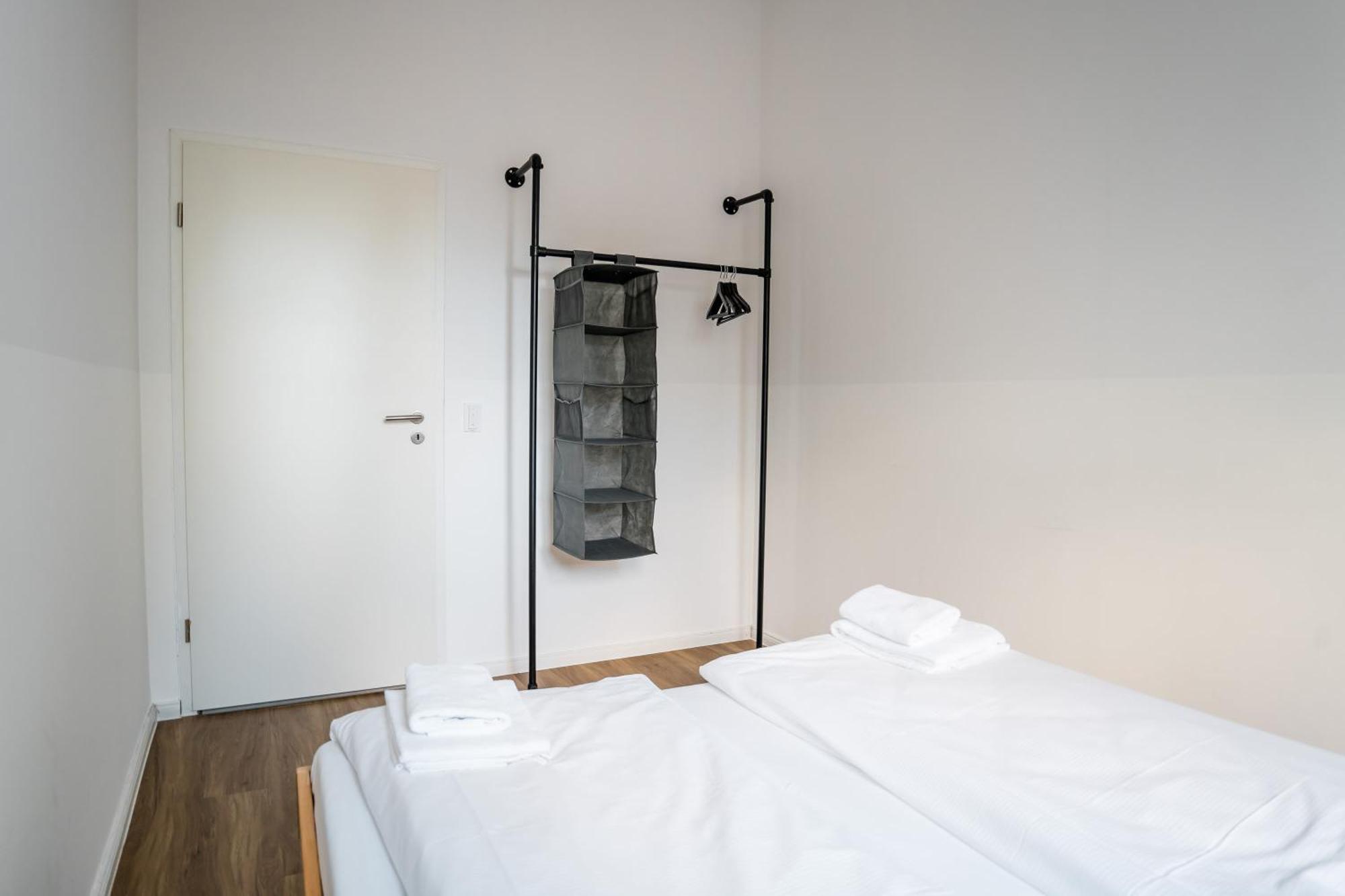 Appartamento Three Bedroom Big Kitchen Selfcheckin Street Parking *