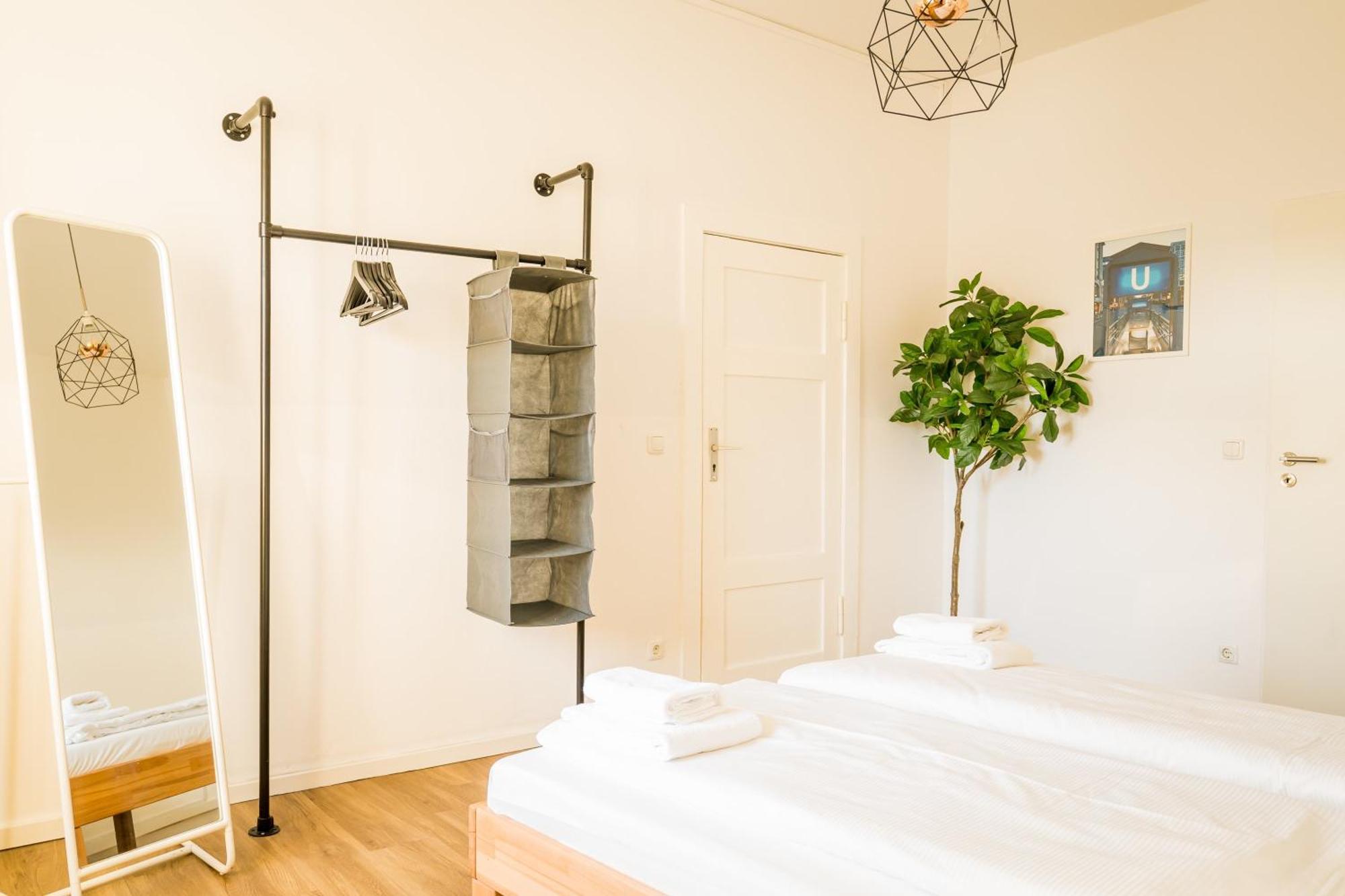 Three Bedroom Big Kitchen Selfcheckin Street Parking Appartamento Berlino