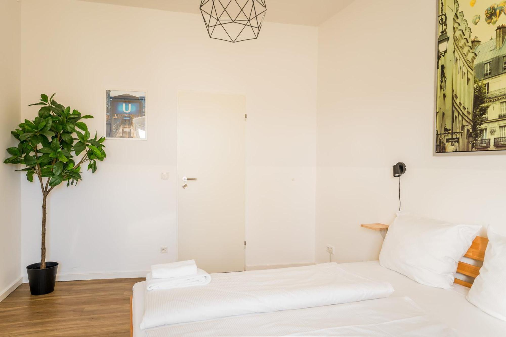 Appartamento Three Bedroom Big Kitchen Selfcheckin Street Parking *