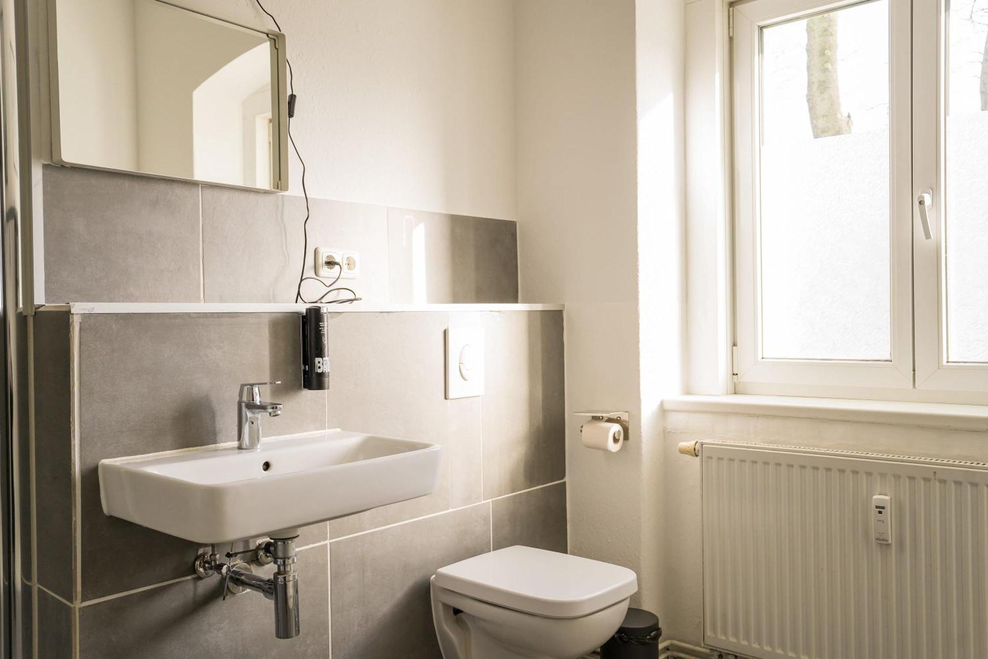 Three Bedroom Big Kitchen Selfcheckin Street Parking * Berlino