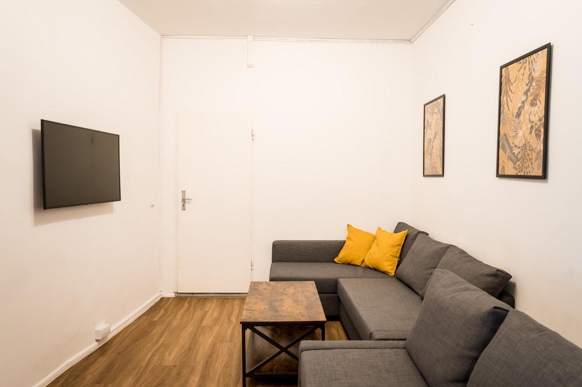 Appartamento Three Bedroom Big Kitchen Selfcheckin Street Parking *
