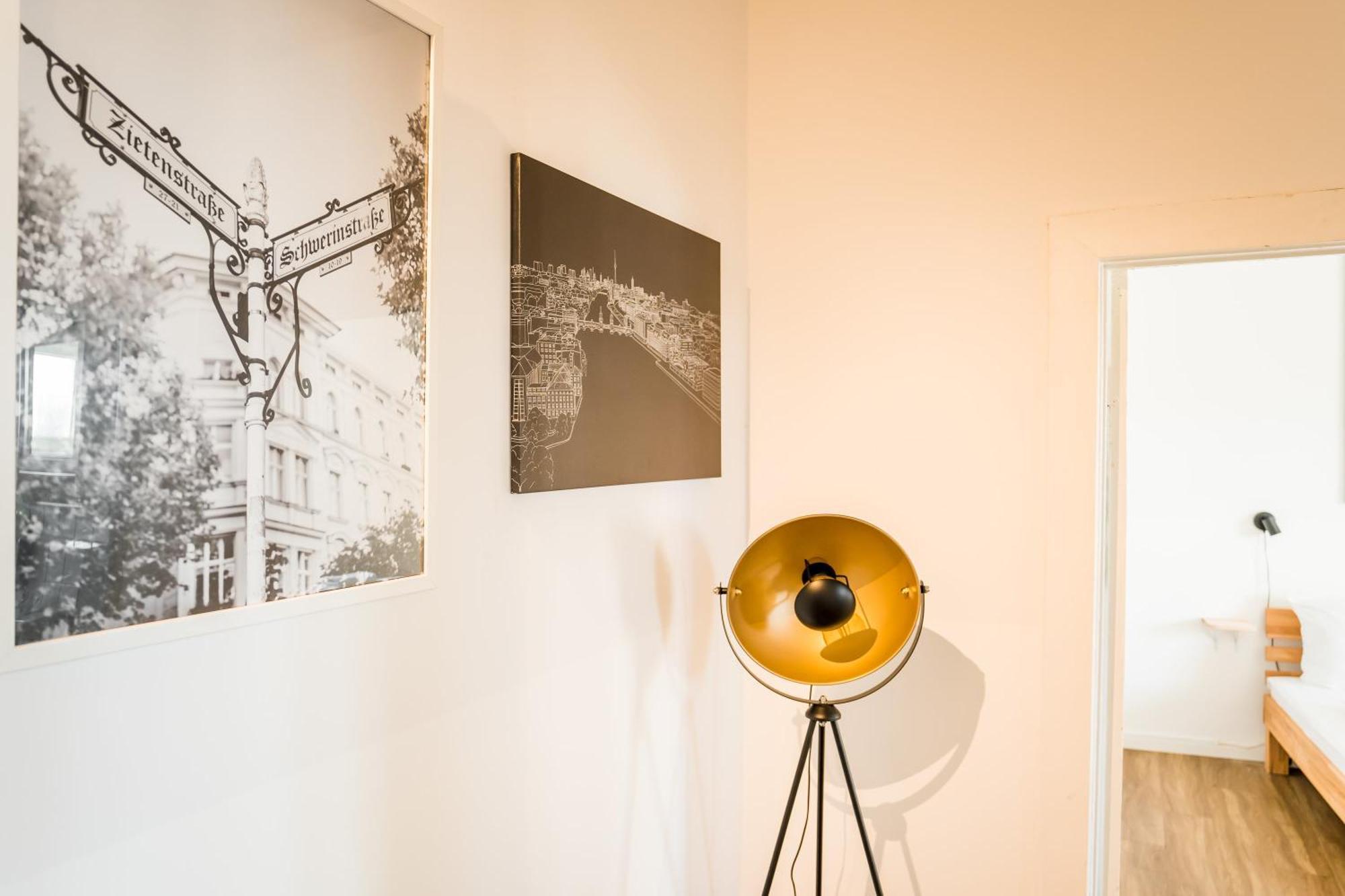 Appartamento Three Bedroom Big Kitchen Selfcheckin Street Parking